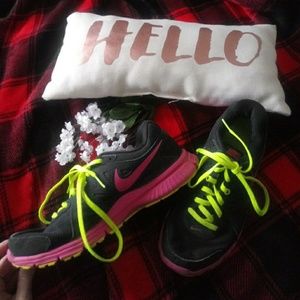 EUC Nike revolution 2